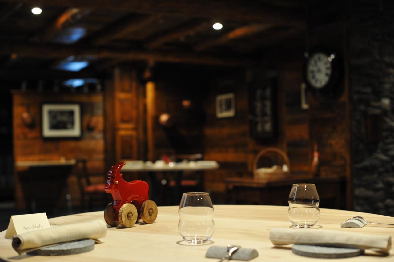 Cafe Quinson Relais De Charme Hotel Morgex Buitenkant foto